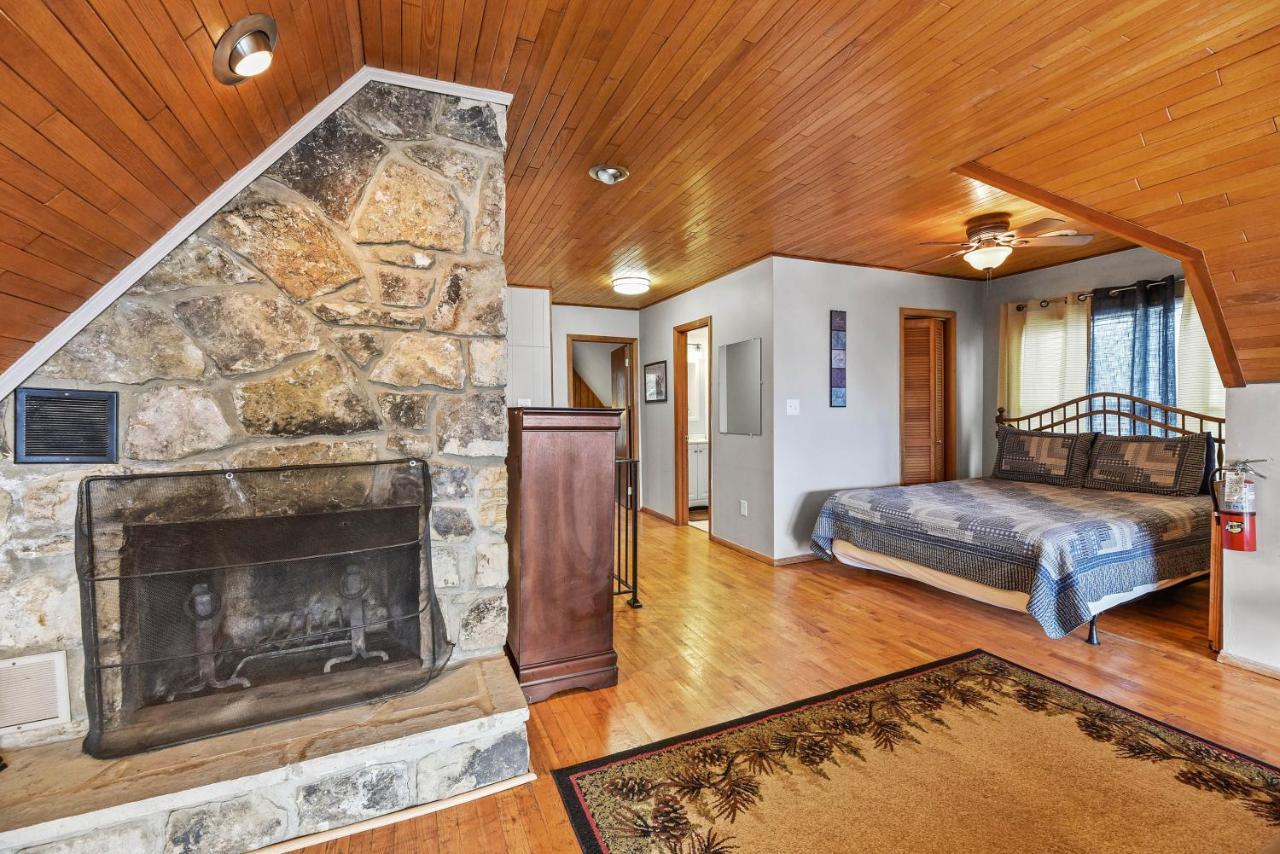 גטלינבורג Smokystays Private Pool Chalet מראה חיצוני תמונה