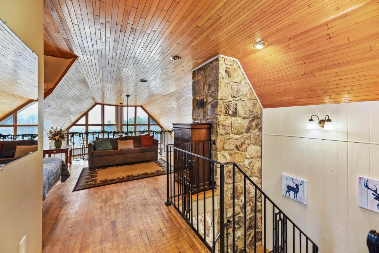 גטלינבורג Smokystays Private Pool Chalet מראה חיצוני תמונה